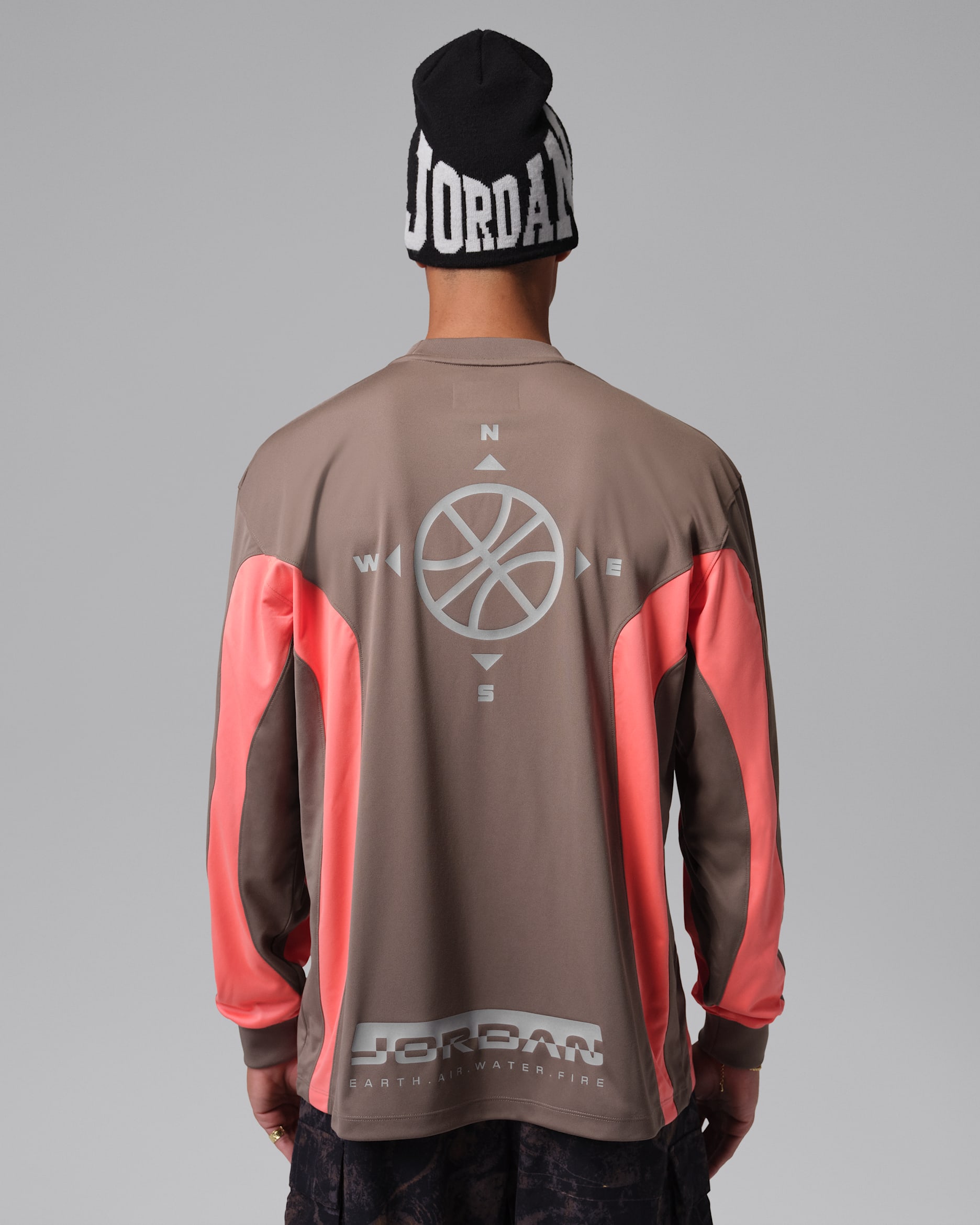 Jordan Brooklyn Men's Hike Mike Graphic Jersey. Nike.com